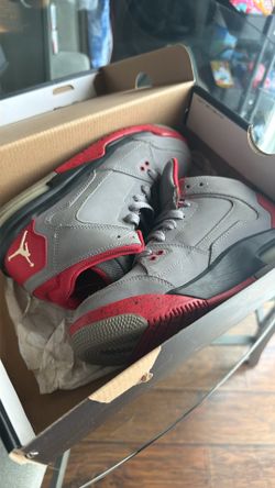 AIR JORDANS YOUTH