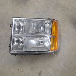 2007 to 2013 GMC Sierra 1500 Driver Headlight