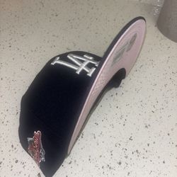 FITTED NAVY/ PINK HAT