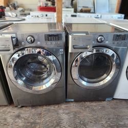 LG gas washer and dryer with a three-month warranty in good condition. Free delivery in the Oakland area. Outside the Oakland area, a small fee applie