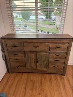 Dresser