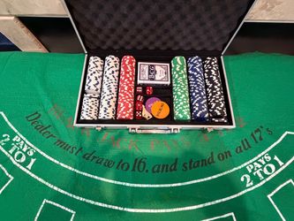 Poker chip set, carry case, felt poker tablecloth