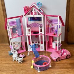 Barbie House with Lots Of Accessories Included 