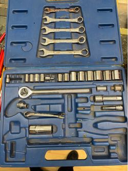 27 piece Socket & Wrench Set with Case