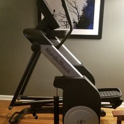 NordicTrack FreeStride Trainer FS7i