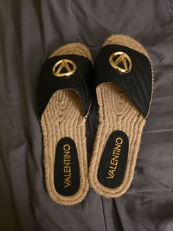 VALENTINO  Slides