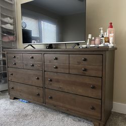 6 Drawer Dresser 