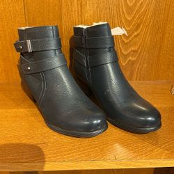 Women’s shoes - Black booties 