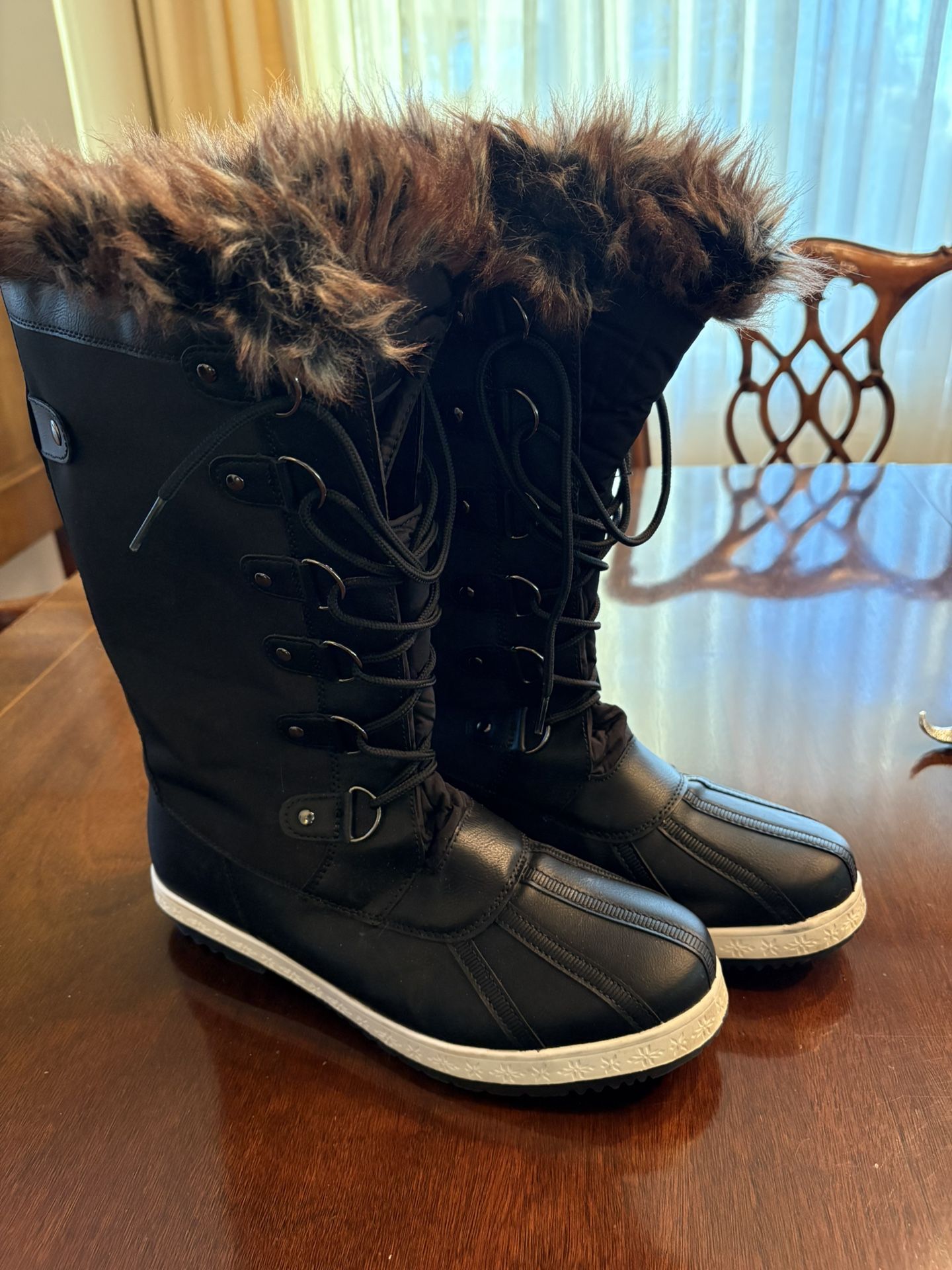 Winter Lace Up Faux Fur Boots/Size 10
