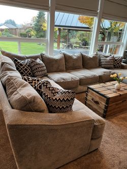 Sectional / Sofa