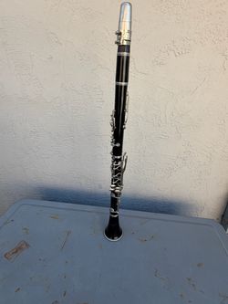 Black Clarinet with Silver Keys.selmor USA.
