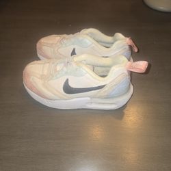 Little girl's Nike sneakers
