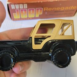 Vintage 1981 Used Avon Collectible Decanter Jeep CJ-5 Renegade Trazarra Cologne
