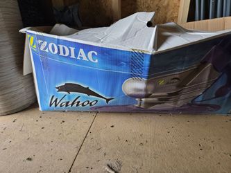 SHARK Pool Sweeper