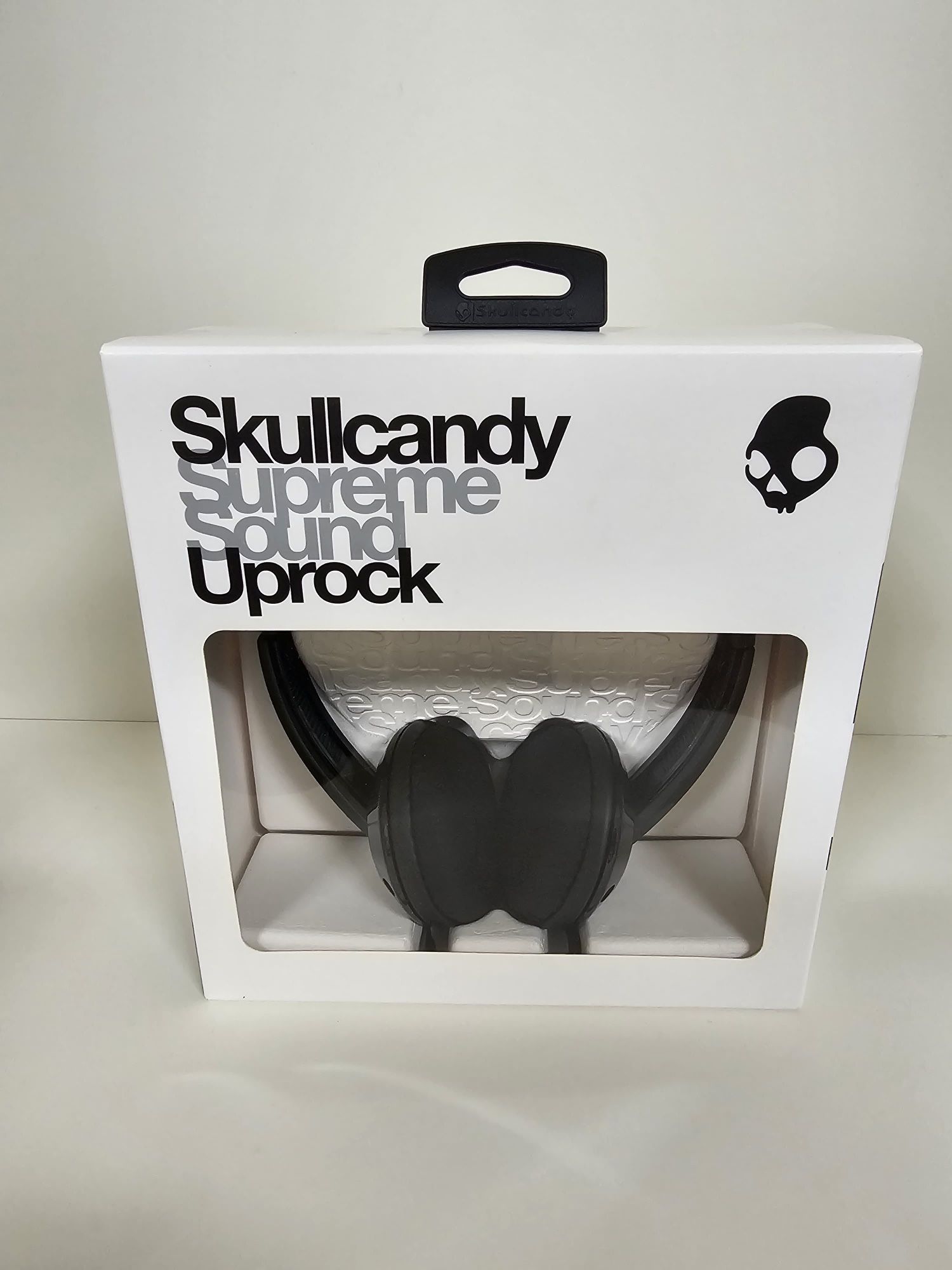 Lot of 50 Brand New Skullcandy Supreme Sound Uprock Headphones in Black