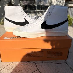 Nike Blazer Mid '77 white trainers