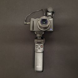 Sony ZV-1 + Shooting Grip + Microphone