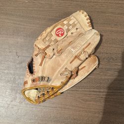 Softball glove
