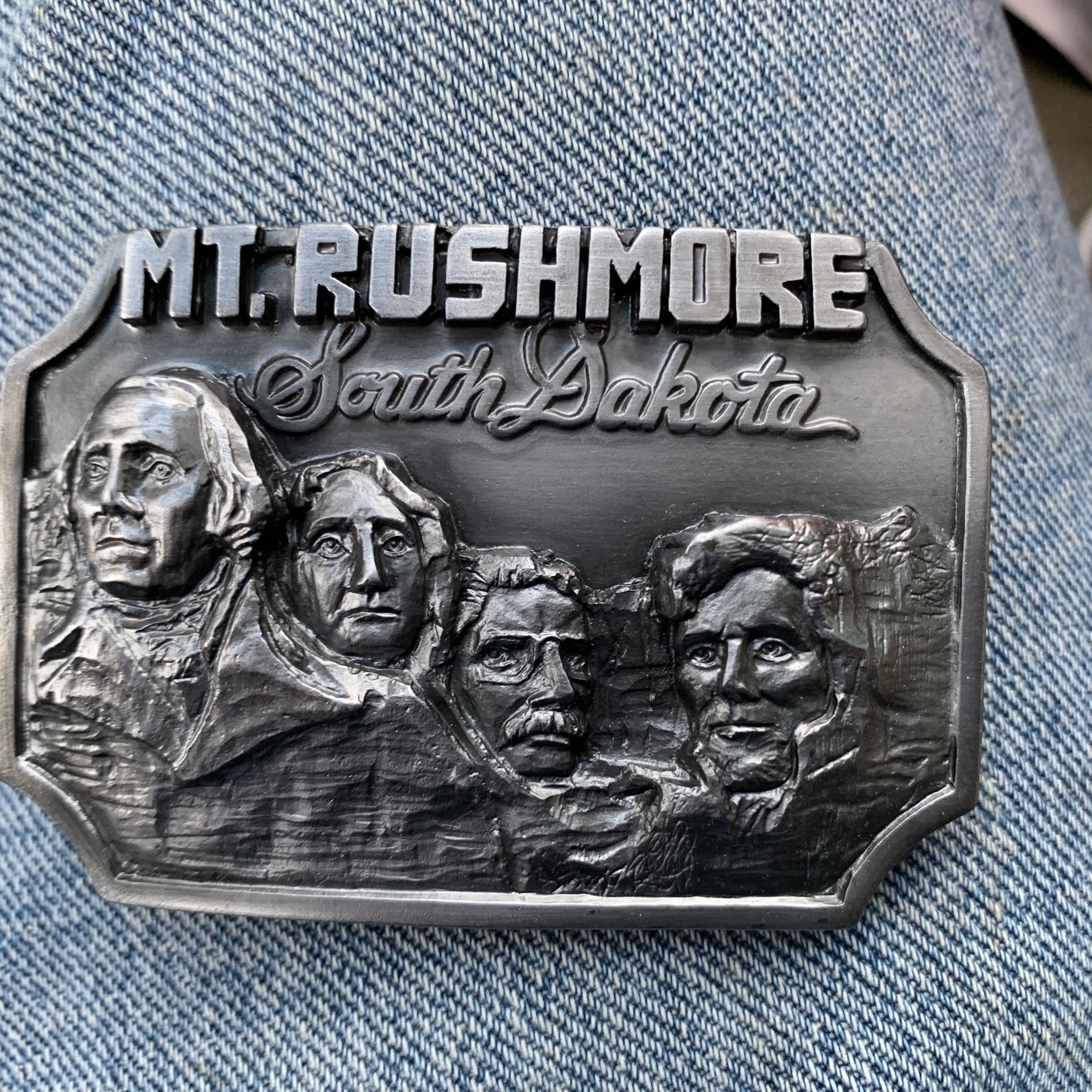 1970s pewter Mt . Rushmore So. Dakota Belt Buckle