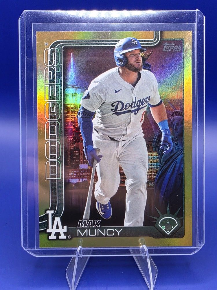 Max Muncy GOLD #/50
