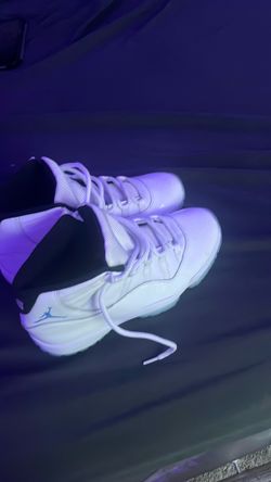 Air Jordan 11 Retro Legend Blue