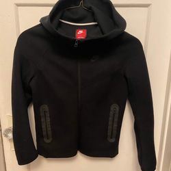 Small Nike Tech Fleece 