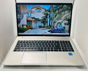 HP ProBook 450 G8 15.6” Core i5-1135G7 8GB 256GB