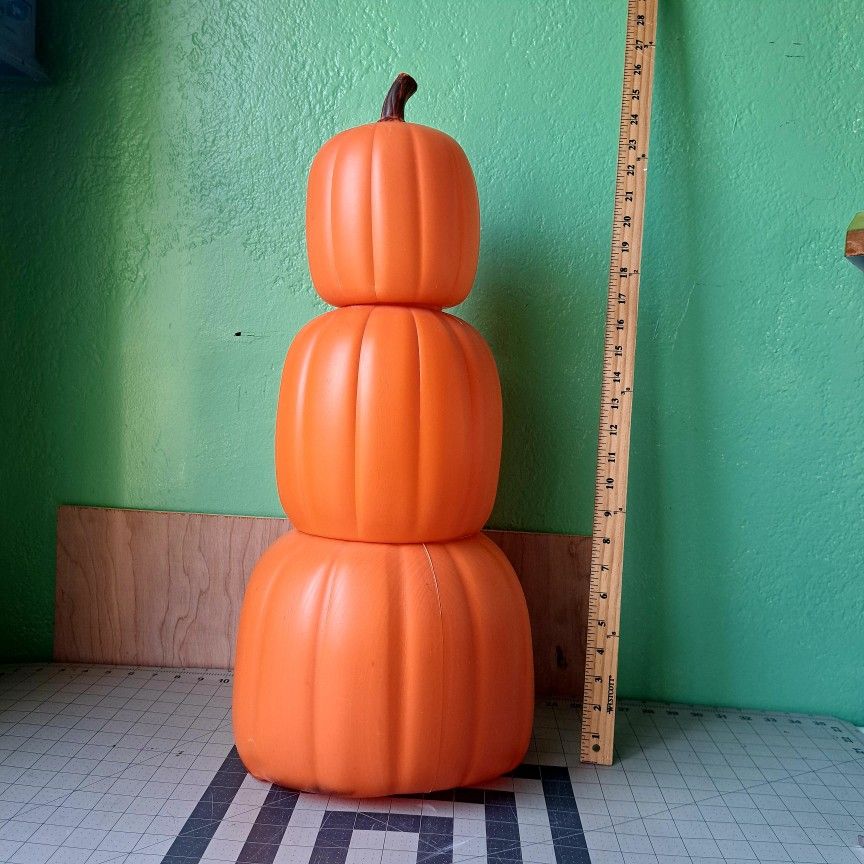 Stacked Pumpkins Decor Plastic Halloween Jack O Lanterns
