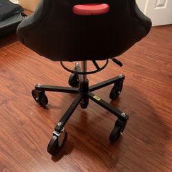 Rolling Gear Seat, 300LBS Capacity, 18"-23" Height Adjustable, Mobile Mechanic Garage Stool  No tool tray 