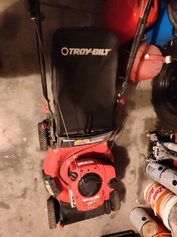 Troy Built Lawn Mower Gas Powered (Read Description)