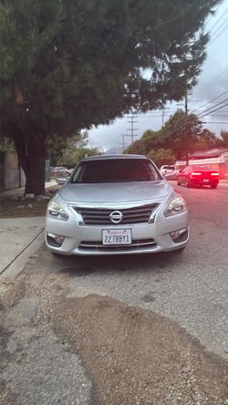 Super clean Altima