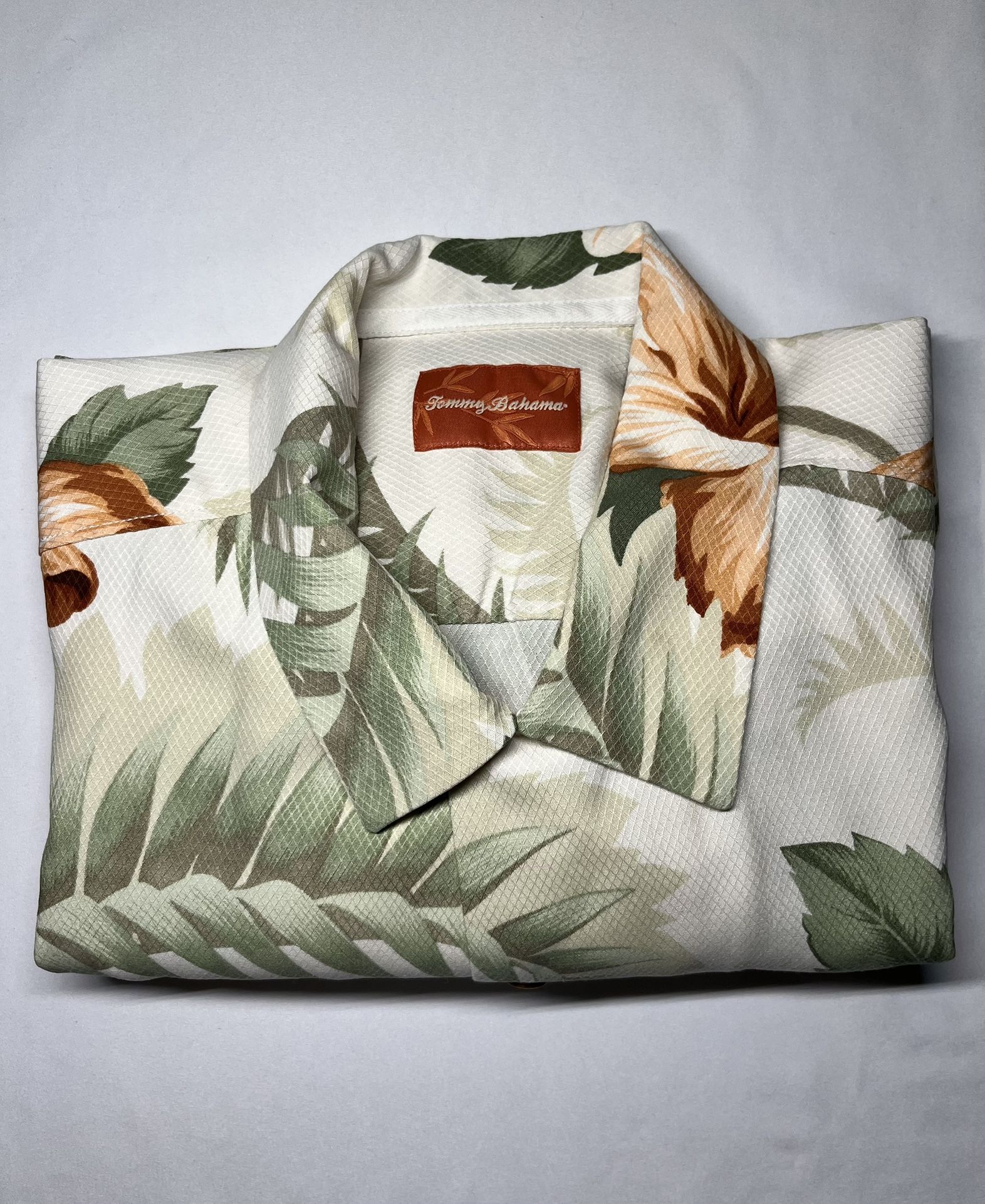 Men’s Tommy Bahama Silk Shirt, Large