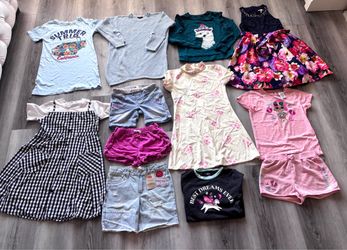 Girls 12 pcs Clothing Bundle -NWT Levi's shorts and dresses sweater size-9-10/10