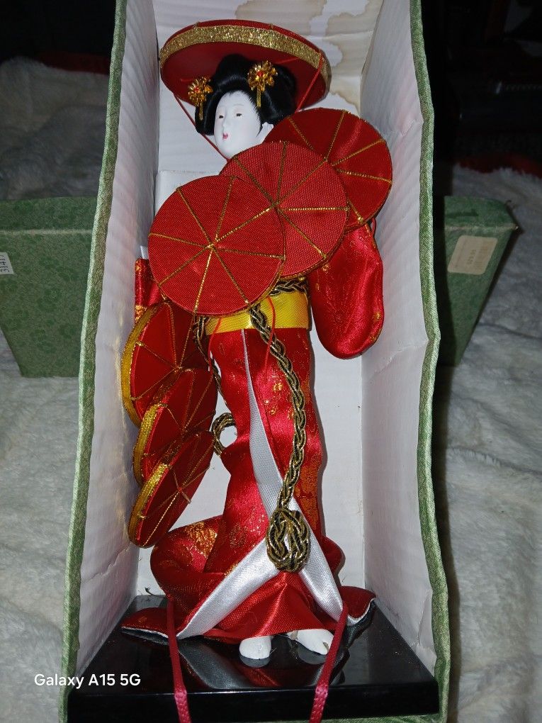 Beautiful Japanese Ceramic Doll