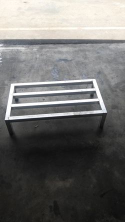 Aluminum floor stands