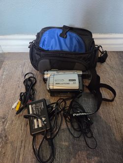 Panasonic PV-DV201D Palmcorder MiniDV/SD Camcorder 20x/300x USB 2.5" LCD