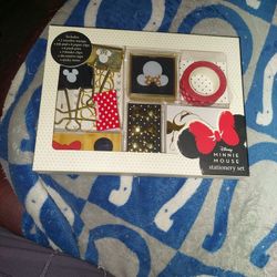 Disney's Minnie Mouse Stationary Set. Unused.
