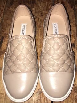 Steve Madden slip on flats Sz 7 in excellent condition