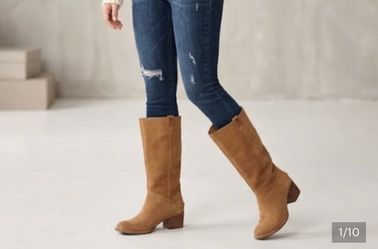 UGG women’s boots true size 8 1/2 or 9