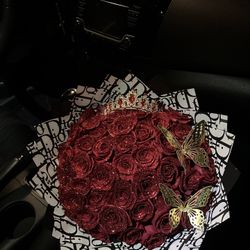 50 red glitter roses