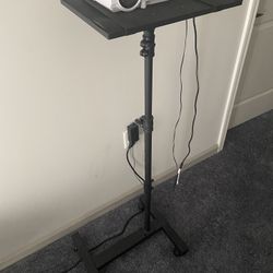HD Projector + Adjustable Stand – Great Condition 