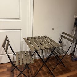 Table and chair set