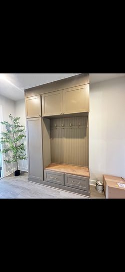 Custom Mudrooms 