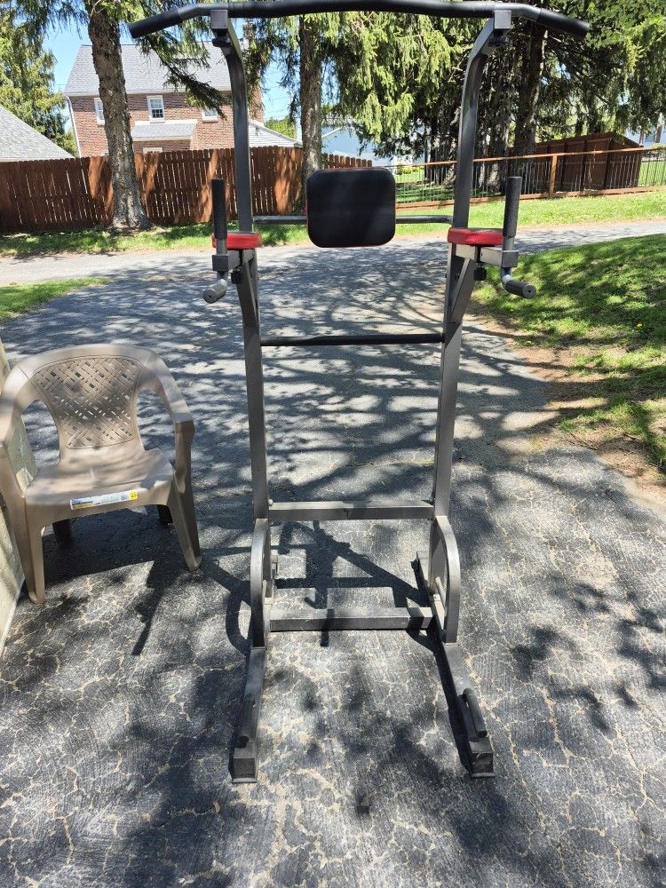 Pull Up Stand