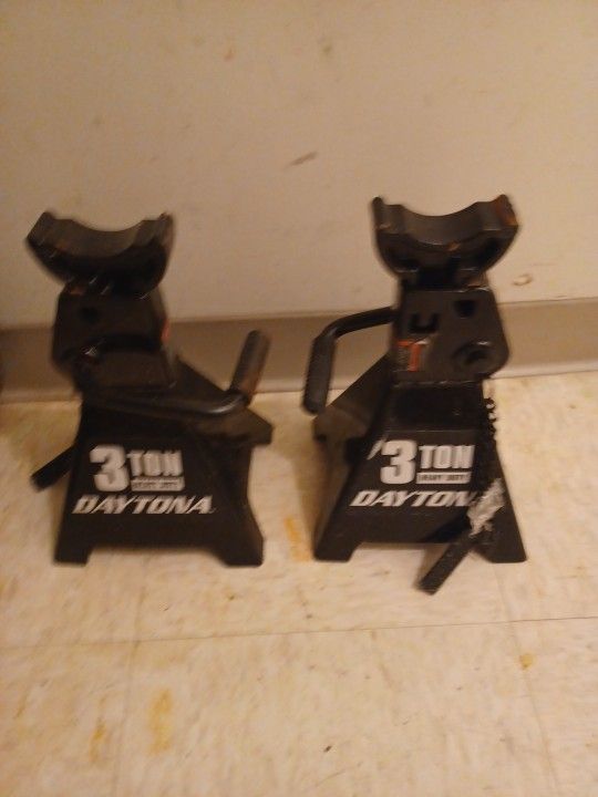Jack Stand.