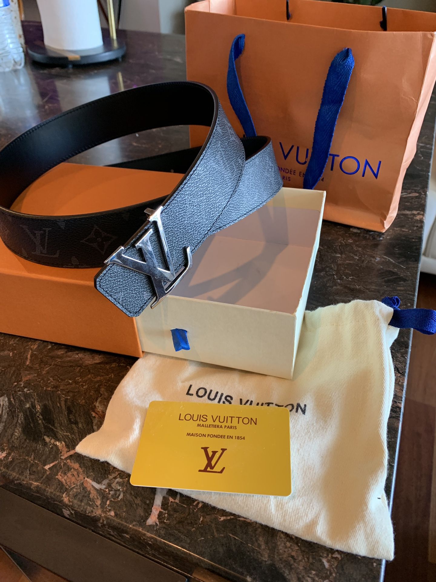 Louis Vuitton Belt Gray And Black for Sale in Auburn, WA - OfferUp