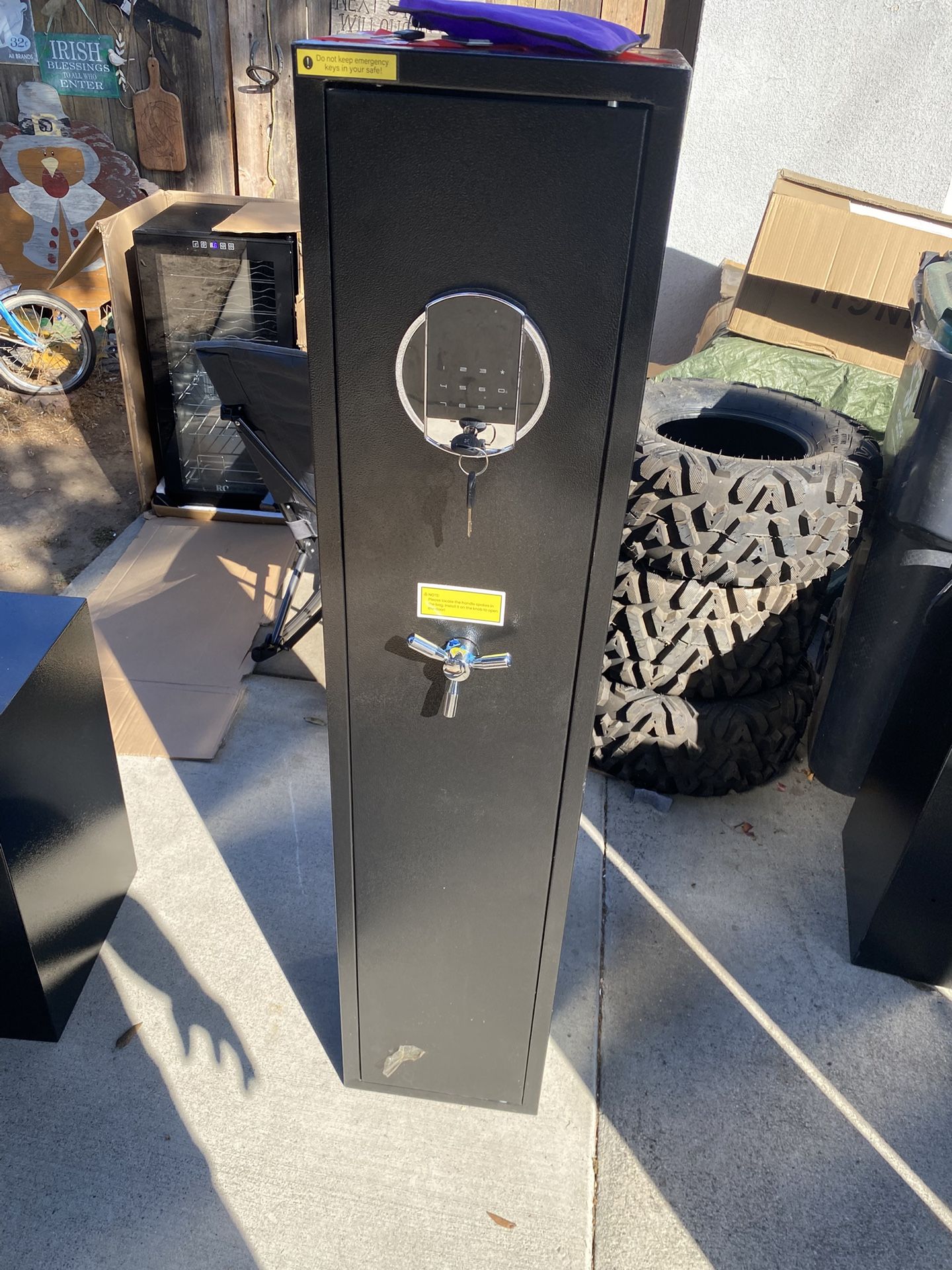  Heavy Duty Gun /  6 Rifle Safe For $90 