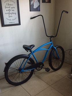 Huffy Cranbrook cruiser bike
