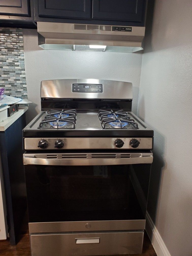 GE Gas Range Stove | Stainless Steel (Model#: JGBS30REKSS)