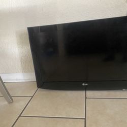 Lg Tv  Does Not Have Cables 